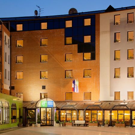 Holiday Inn Express Arras, An Ihg Hotel Bagian luar foto